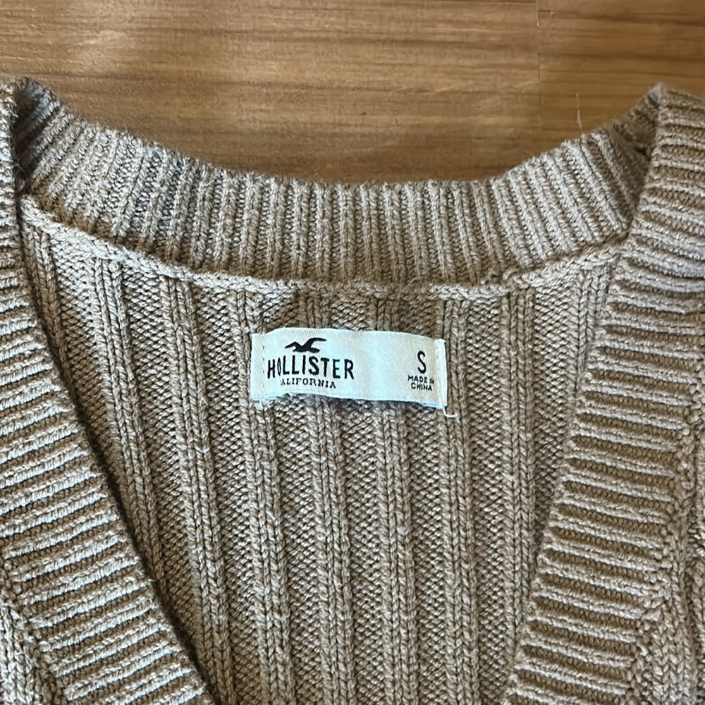 Button down cable sweater - Picture 2 of 2